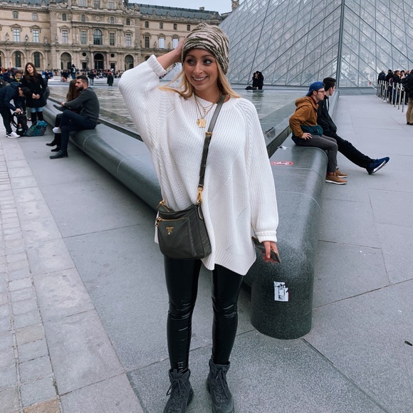 Meet your Posher, Gianna - Picture 1 of 1